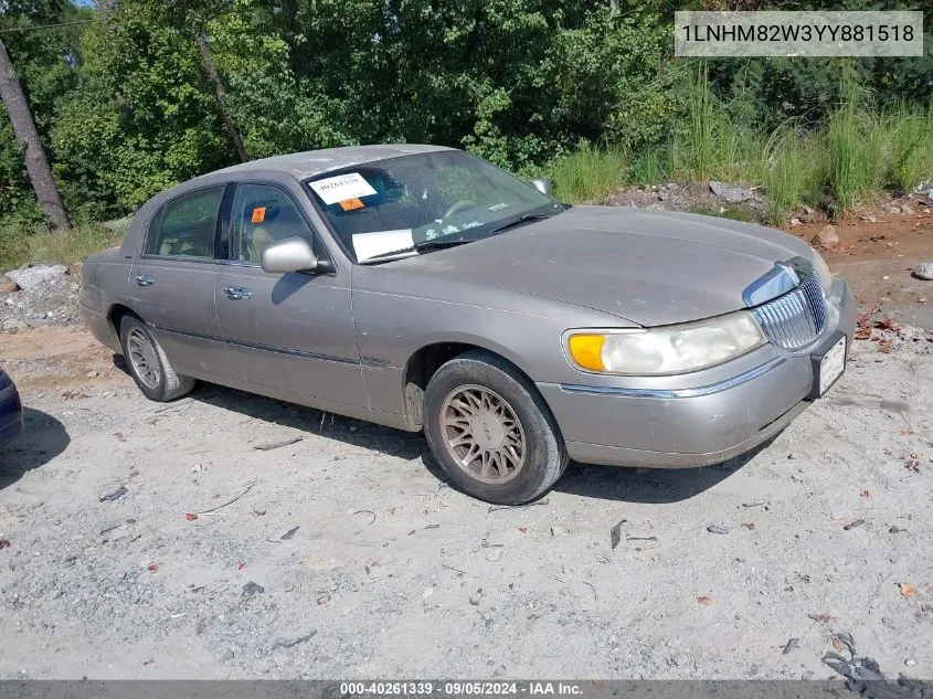 2000 Lincoln Town Car Signature VIN: 1LNHM82W3YY881518 Lot: 40261339