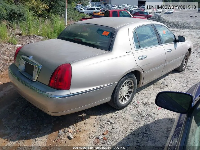 2000 Lincoln Town Car Signature VIN: 1LNHM82W3YY881518 Lot: 40261339