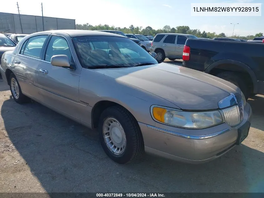 2000 Lincoln Town Car Signature VIN: 1LNHM82W8YY928915 Lot: 40372849