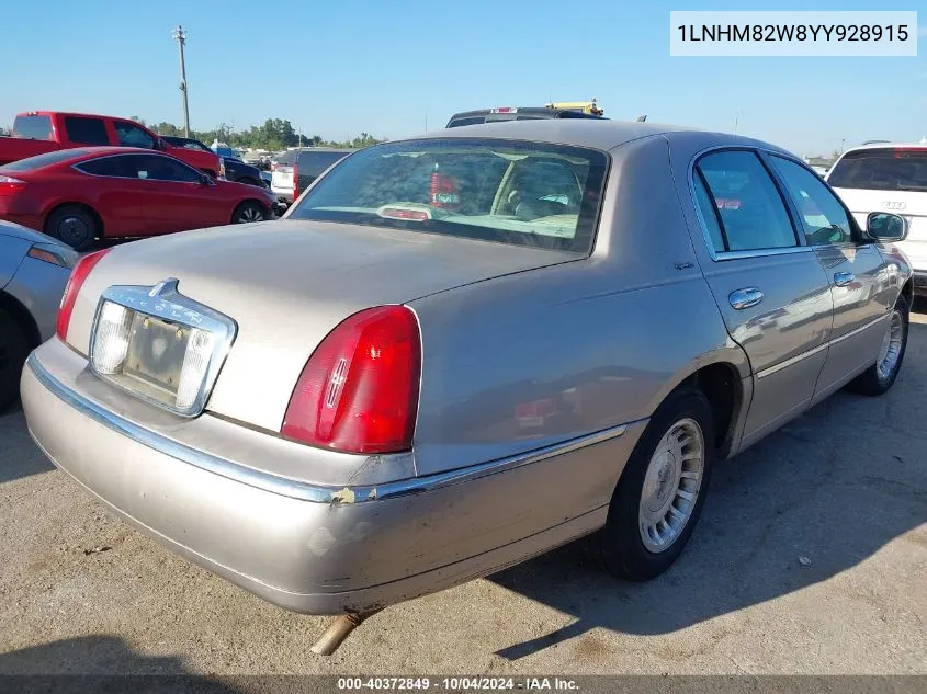 2000 Lincoln Town Car Signature VIN: 1LNHM82W8YY928915 Lot: 40372849