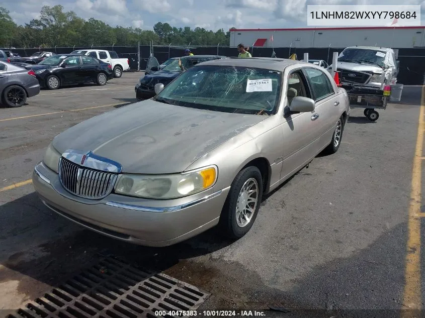 1LNHM82WXYY798684 2000 Lincoln Town Car Signature