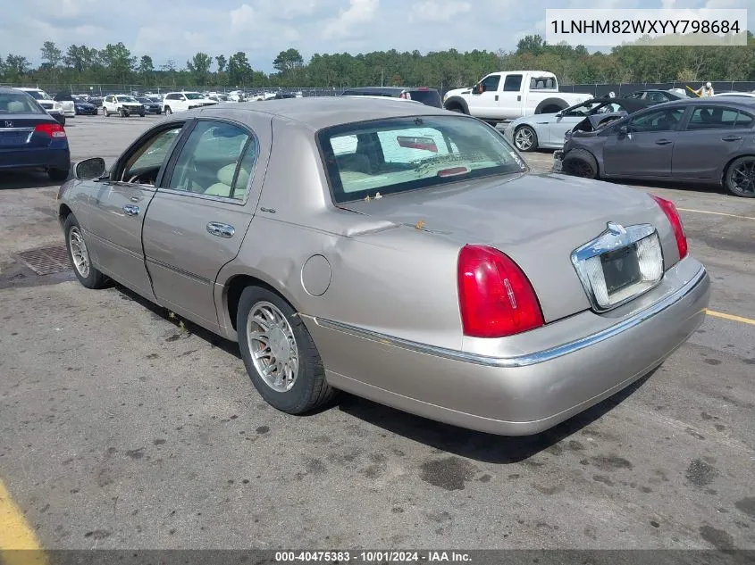 2000 Lincoln Town Car Signature VIN: 1LNHM82WXYY798684 Lot: 40475383