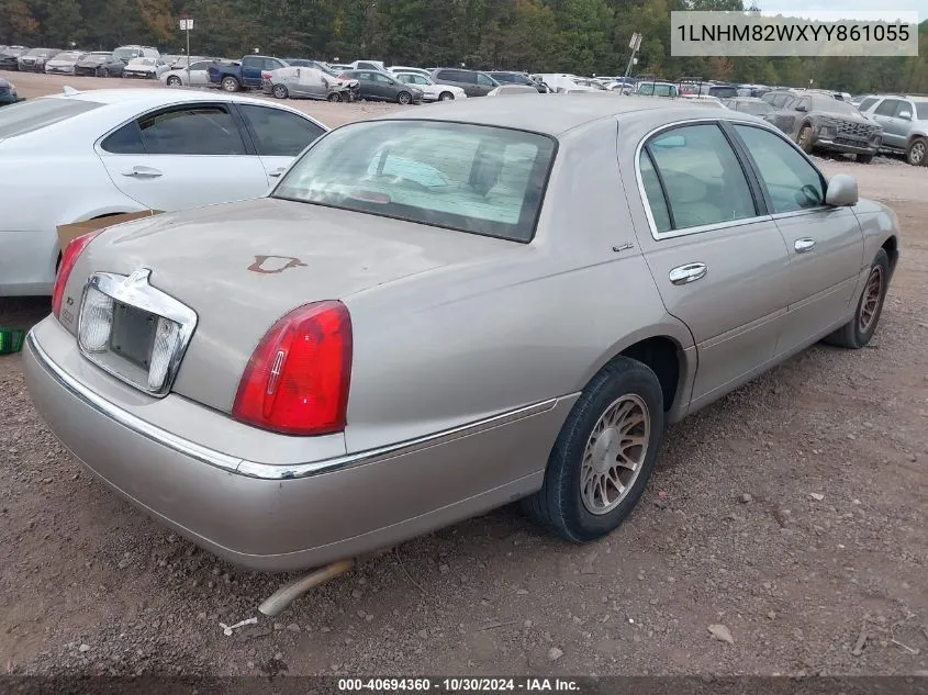 1LNHM82WXYY861055 2000 Lincoln Town Car Signature