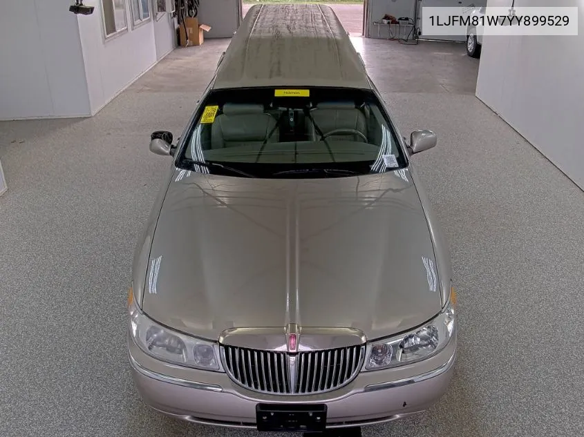 2000 Lincoln Town Car Executive VIN: 1LJFM81W7YY899529 Lot: 40771549