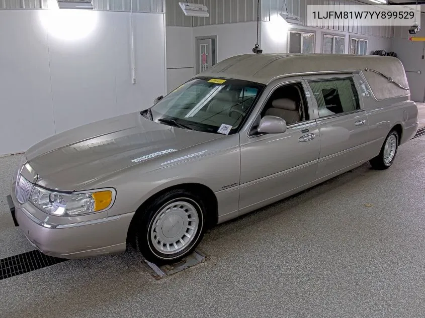 2000 Lincoln Town Car Executive VIN: 1LJFM81W7YY899529 Lot: 40771549