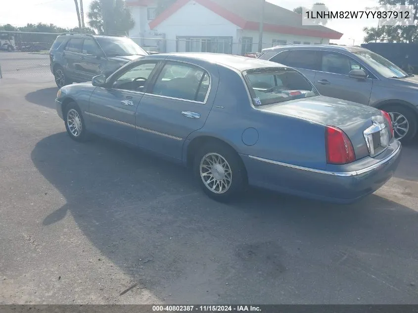 1LNHM82W7YY837912 2000 Lincoln Town Car Signature