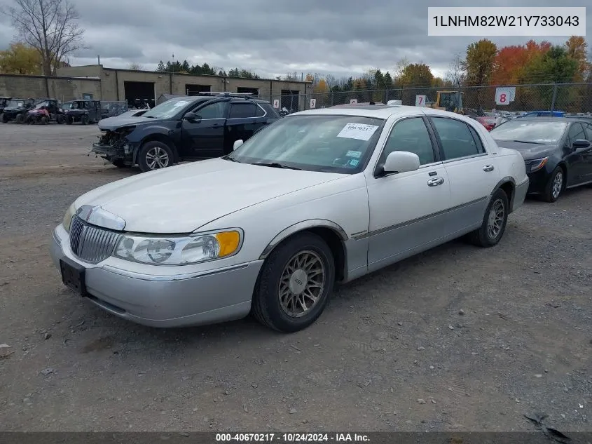 2001 Lincoln Town Car Signature VIN: 1LNHM82W21Y733043 Lot: 40670217