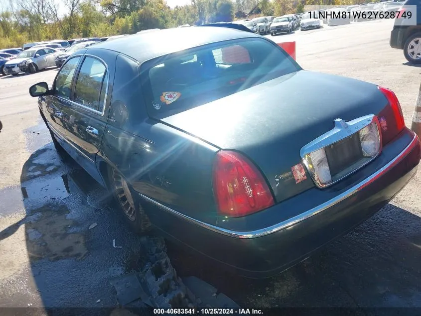 2002 Lincoln Town Car Executive VIN: 1LNHM81W62Y628749 Lot: 40683541