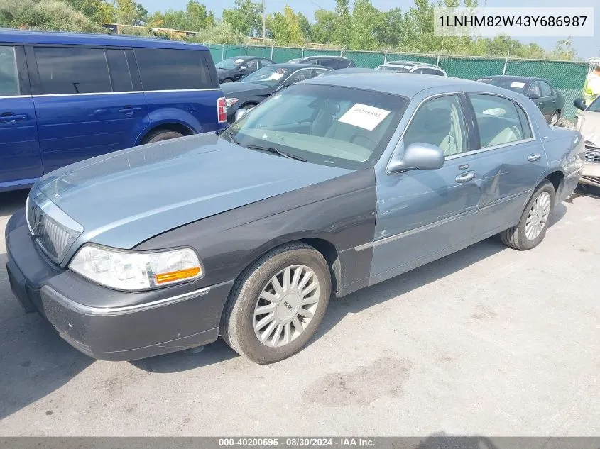 1LNHM82W43Y686987 2003 Lincoln Town Car Signature