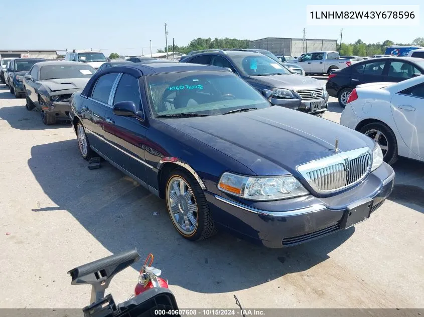 2003 Lincoln Town Car Signature VIN: 1LNHM82W43Y678596 Lot: 40607608