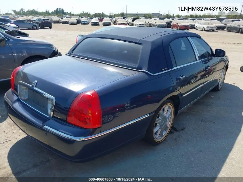 2003 Lincoln Town Car Signature VIN: 1LNHM82W43Y678596 Lot: 40607608