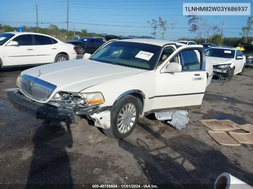 2003 Lincoln Town Car Signature VIN: 1LNHM82W03Y686937 Lot: 40759504