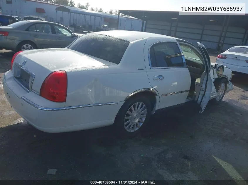 2003 Lincoln Town Car Signature VIN: 1LNHM82W03Y686937 Lot: 40759504