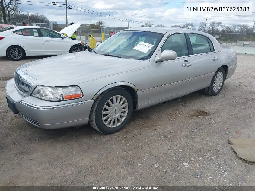 2003 Lincoln Town Car Signature VIN: 1LNHM82W83Y625383 Lot: 40772470