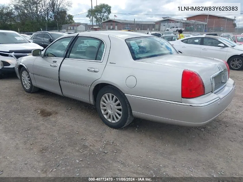 2003 Lincoln Town Car Signature VIN: 1LNHM82W83Y625383 Lot: 40772470