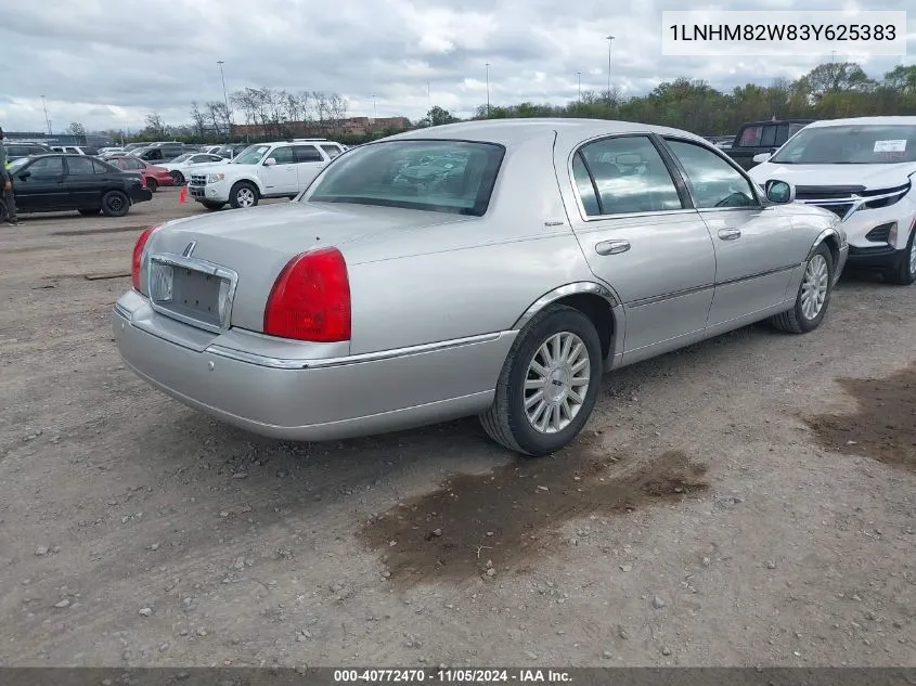 2003 Lincoln Town Car Signature VIN: 1LNHM82W83Y625383 Lot: 40772470