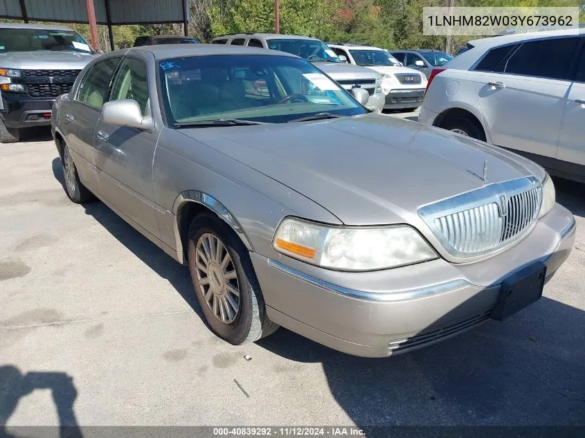 2003 Lincoln Town Car Signature VIN: 1LNHM82W03Y673962 Lot: 40839292