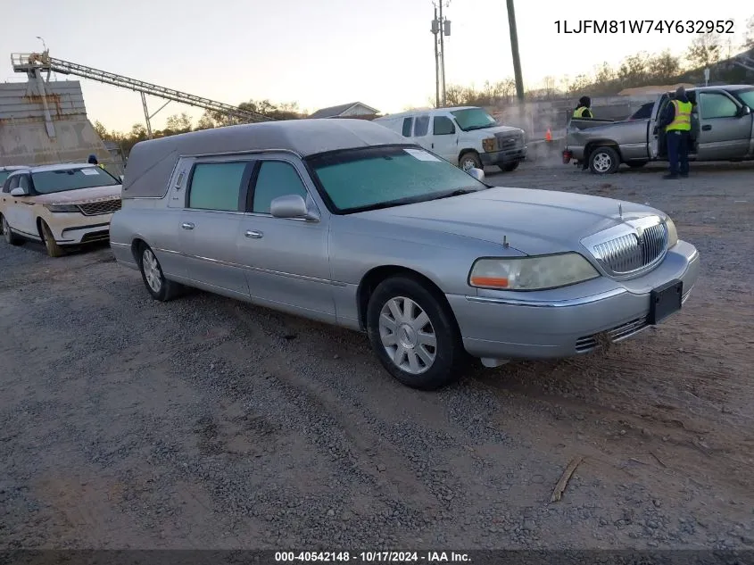 2004 Lincoln Town Car Executive/Signature VIN: 1LJFM81W74Y632952 Lot: 40542148