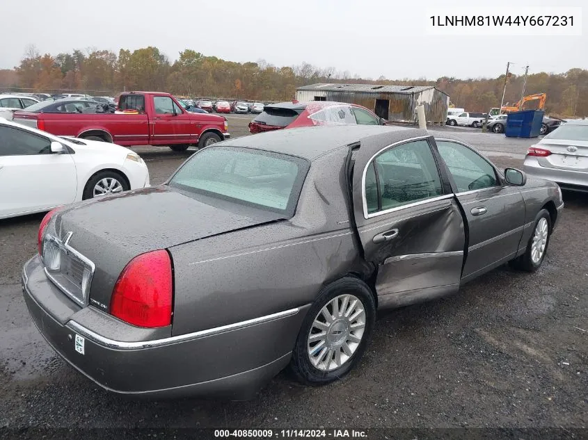 2004 Lincoln Town Car Signature VIN: 1LNHM81W44Y667231 Lot: 40850009