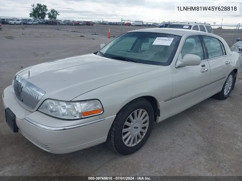 1LNHM81W45Y628818 2005 Lincoln Town Car Signature