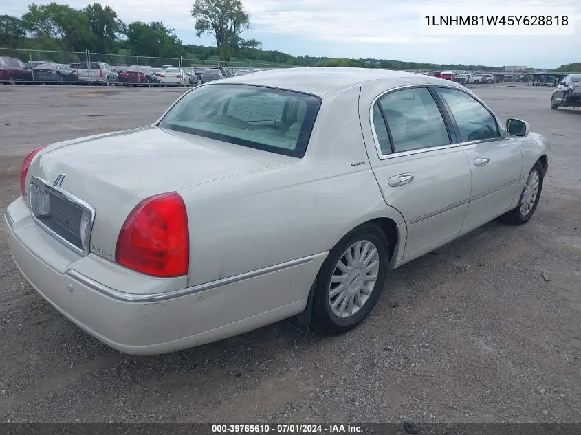 1LNHM81W45Y628818 2005 Lincoln Town Car Signature