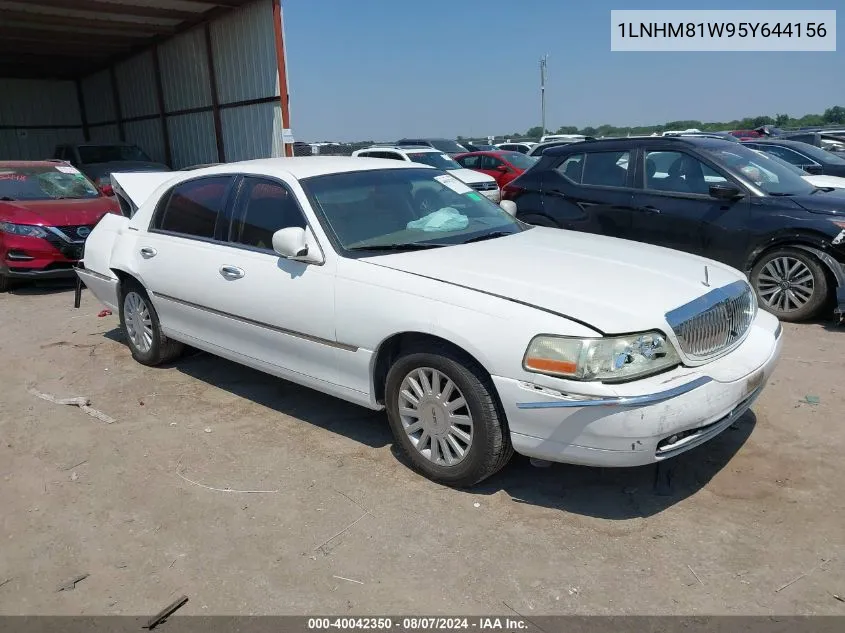 2005 Lincoln Town Car Signature VIN: 1LNHM81W95Y644156 Lot: 40042350