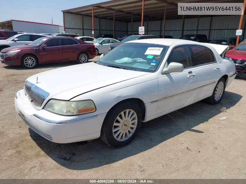 2005 Lincoln Town Car Signature VIN: 1LNHM81W95Y644156 Lot: 40042350