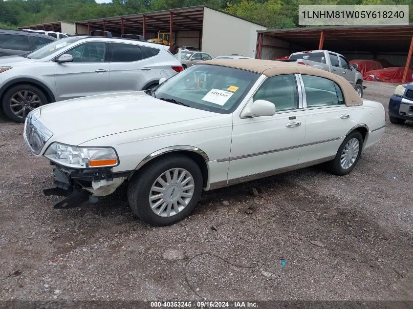 2005 Lincoln Town Car Signature VIN: 1LNHM81W05Y618240 Lot: 40353245