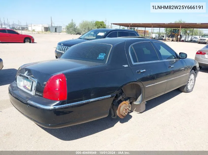 2005 Lincoln Town Car Signature Limited VIN: 1LNHM82W25Y666191 Lot: 40489549