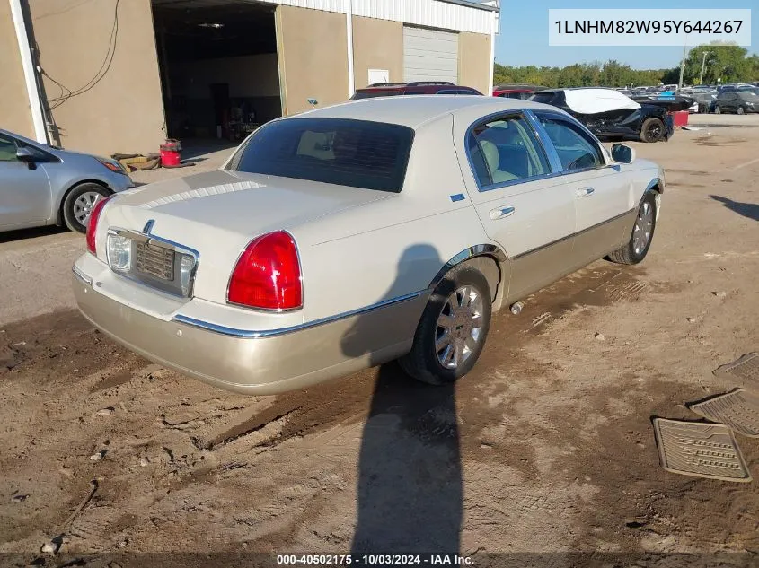 2005 Lincoln Town Car Signature Limited VIN: 1LNHM82W95Y644267 Lot: 40502175