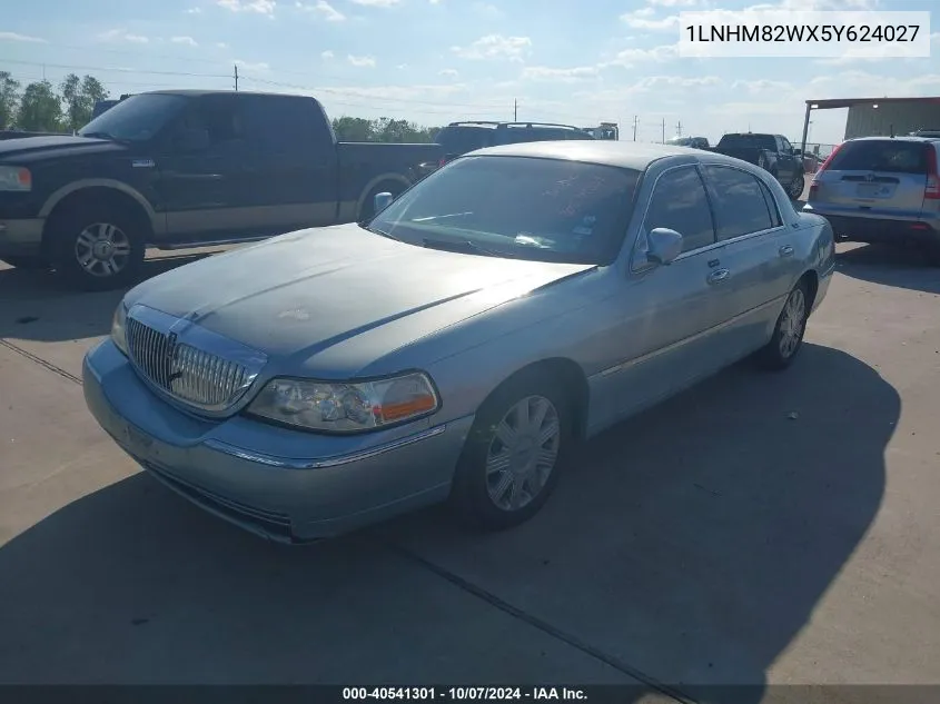 1LNHM82WX5Y624027 2005 Lincoln Town Car Signature Limited