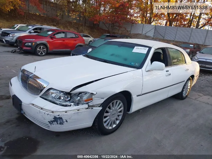 2005 Lincoln Town Car Signature VIN: 1LNHM81W65Y651338 Lot: 40642356