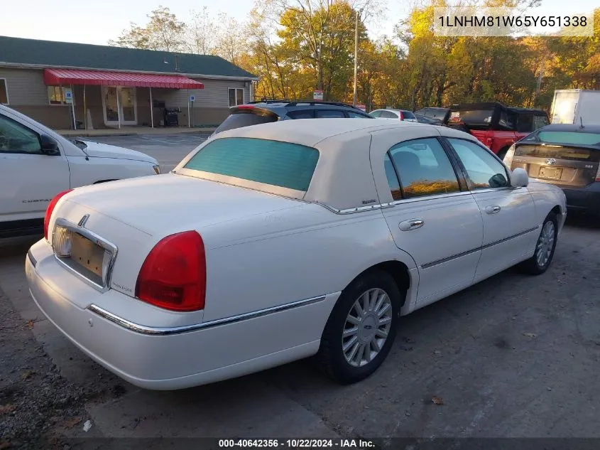 2005 Lincoln Town Car Signature VIN: 1LNHM81W65Y651338 Lot: 40642356