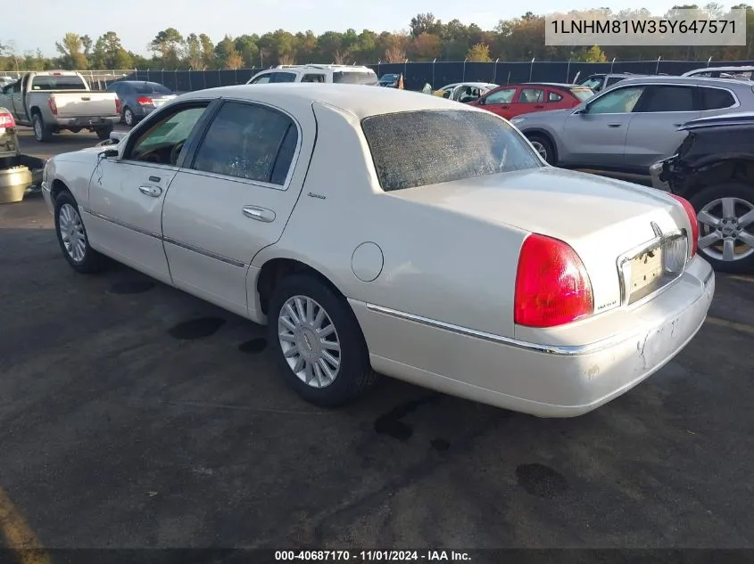 2005 Lincoln Town Car Signature VIN: 1LNHM81W35Y647571 Lot: 40687170