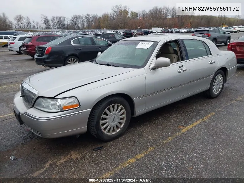 2005 Lincoln Town Car Signature Limited VIN: 1LNHM82W65Y661172 Lot: 40707825