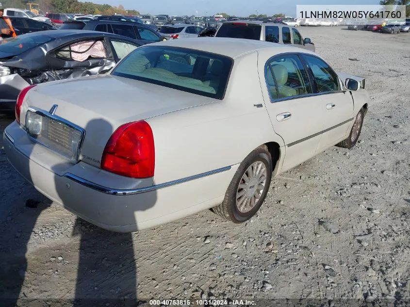 2005 Lincoln Town Car Signature Limited VIN: 1LNHM82W05Y641760 Lot: 40753815