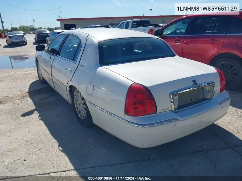 2005 Lincoln Town Car Signature VIN: 1LNHM81W85Y651129 Lot: 40819856