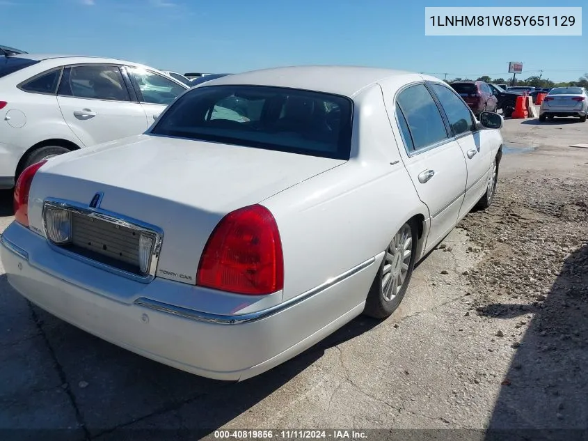 2005 Lincoln Town Car Signature VIN: 1LNHM81W85Y651129 Lot: 40819856