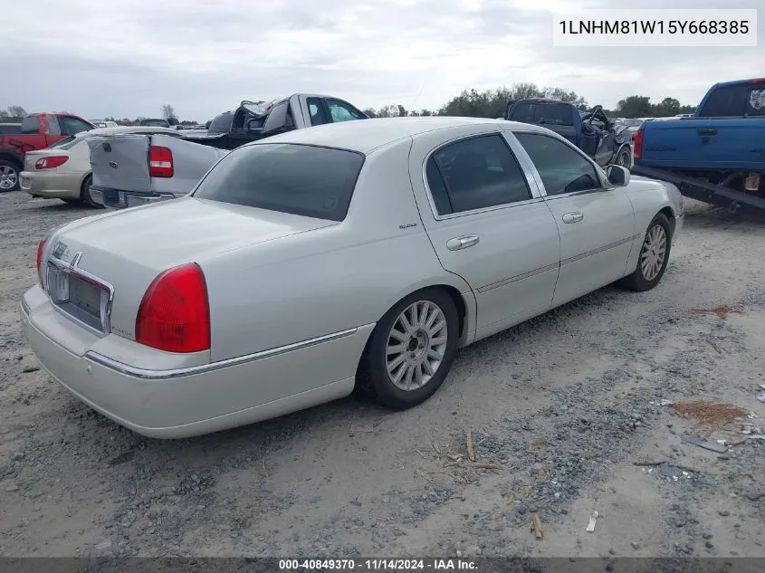 2005 Lincoln Town Car Signature VIN: 1LNHM81W15Y668385 Lot: 40849370