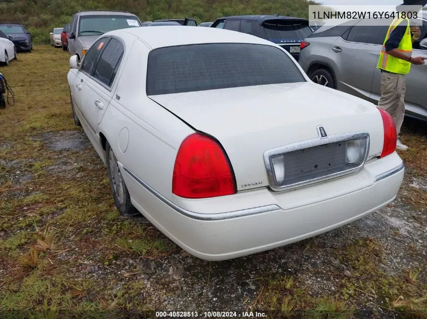 2006 Lincoln Town Car Signature Limited VIN: 1LNHM82W16Y641803 Lot: 40528513