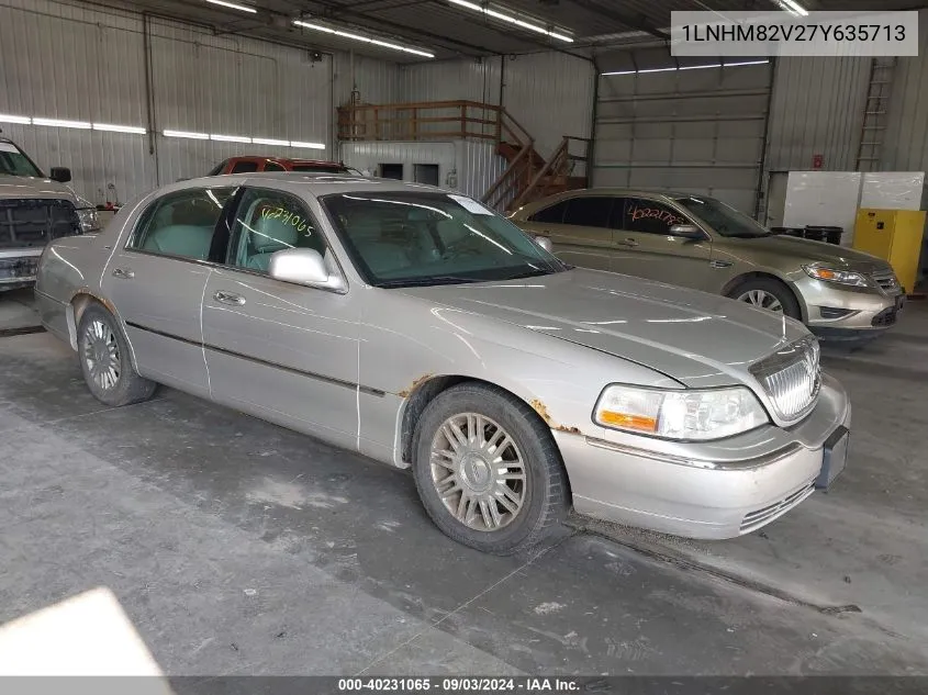 2007 Lincoln Town Car Signature Limited VIN: 1LNHM82V27Y635713 Lot: 40231065