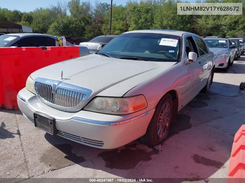 2007 Lincoln Town Car Signature Limited VIN: 1LNHM82V17Y628672 Lot: 40247867