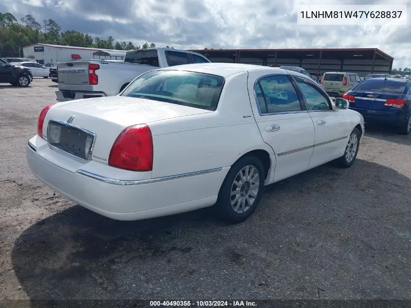 2007 Lincoln Town Car Signature VIN: 1LNHM81W47Y628837 Lot: 40490355