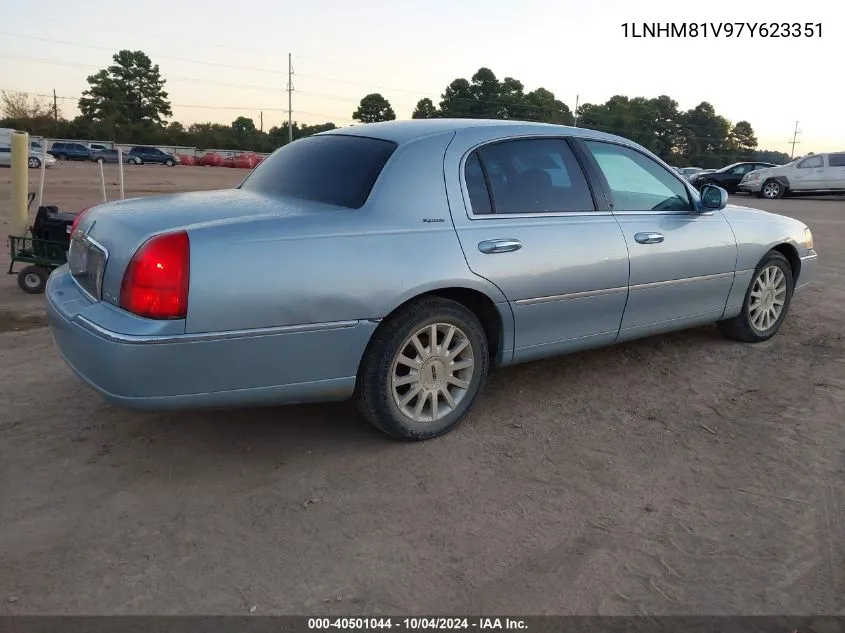 2007 Lincoln Town Car Signature VIN: 1LNHM81V97Y623351 Lot: 40501044