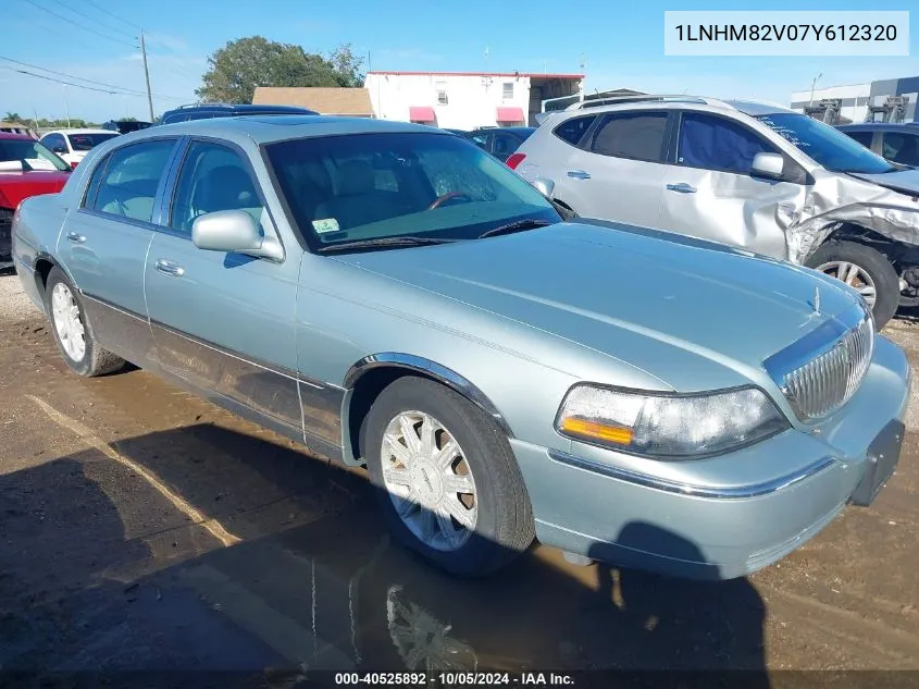 2007 Lincoln Town Car Signature Limited VIN: 1LNHM82V07Y612320 Lot: 40525892