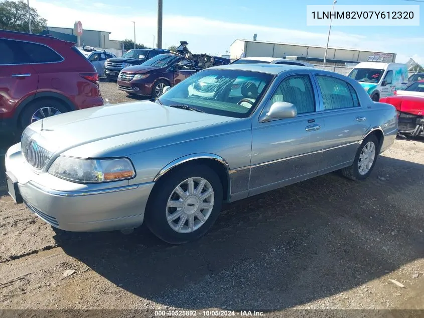 2007 Lincoln Town Car Signature Limited VIN: 1LNHM82V07Y612320 Lot: 40525892