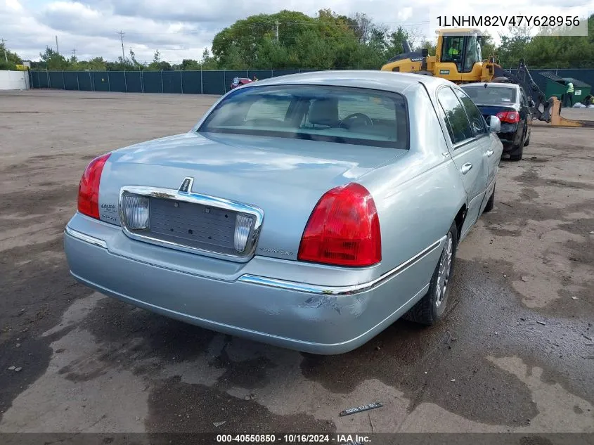 2007 Lincoln Town Car Signature Limited VIN: 1LNHM82V47Y628956 Lot: 40550850