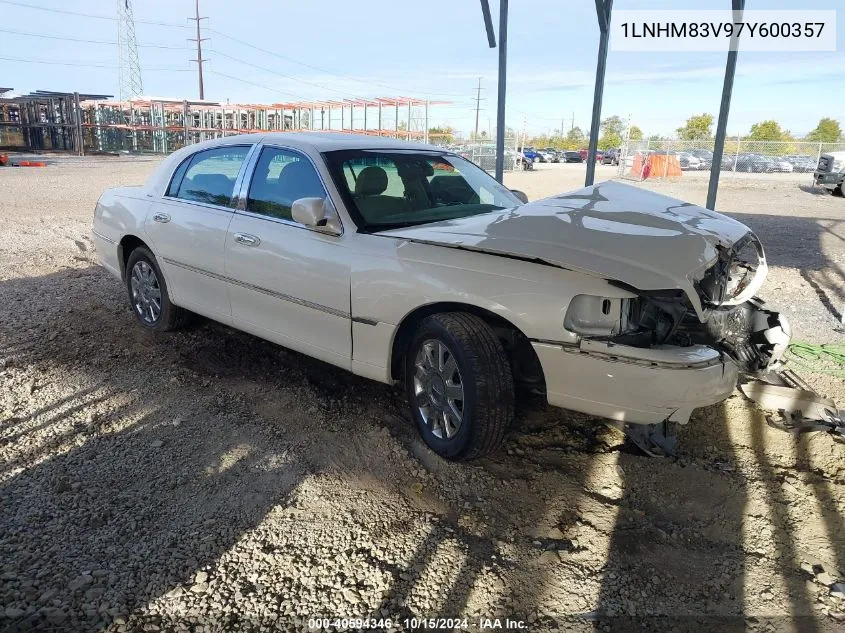 2007 Lincoln Town Car Designer Series VIN: 1LNHM83V97Y600357 Lot: 40594346