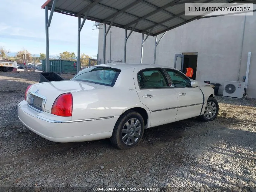 2007 Lincoln Town Car Designer Series VIN: 1LNHM83V97Y600357 Lot: 40594346