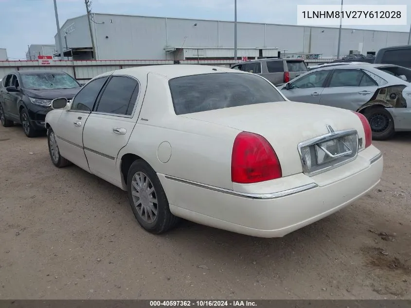 2007 Lincoln Town Car Signature VIN: 1LNHM81V27Y612028 Lot: 40597362